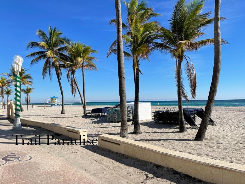 Costa Hollywood Steps To Beach Екстериор снимка