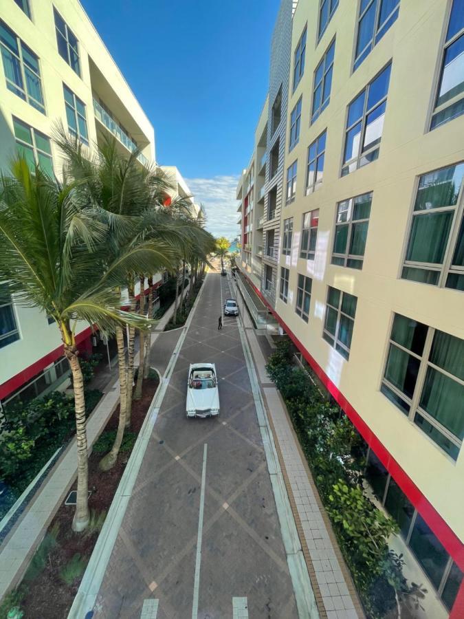 Costa Hollywood Steps To Beach Екстериор снимка