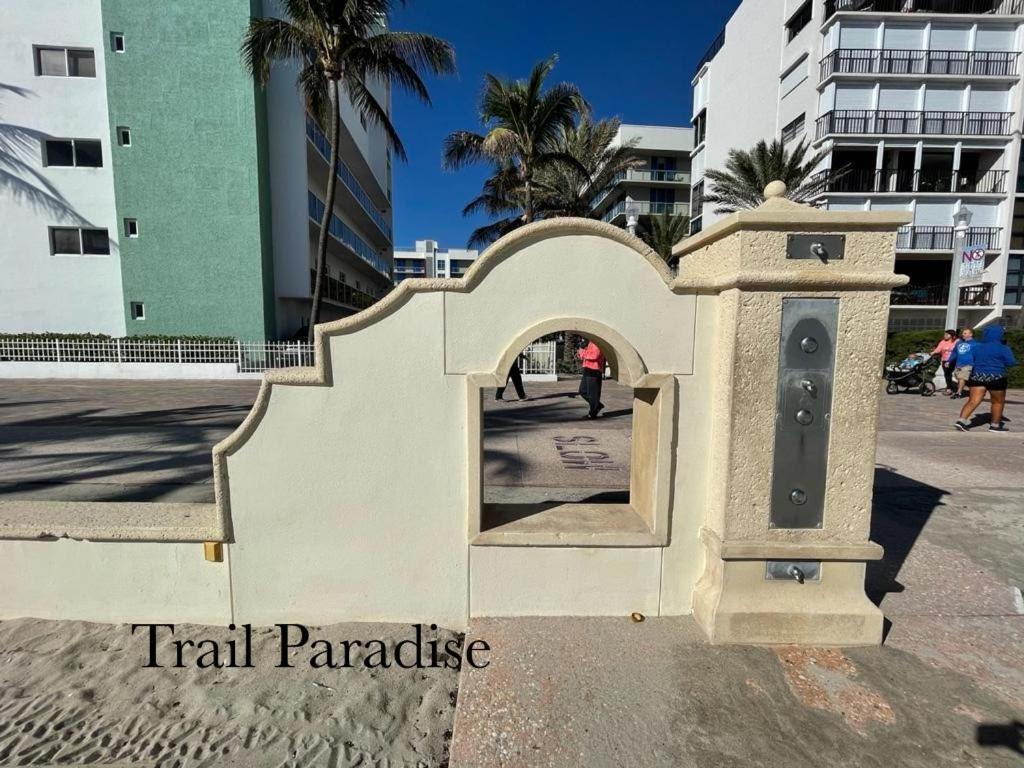 Costa Hollywood Steps To Beach Екстериор снимка
